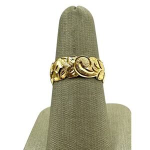 14K Yellow Gold Carved Flowers Ring (19704)